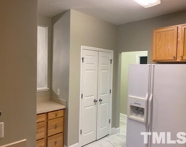 8211 Shadow Stone Court - Photo Thumbnail 8