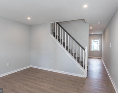 645 Spruce Street - Photo Thumbnail 4