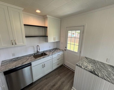 1101 E Mason Street - Photo Thumbnail 6