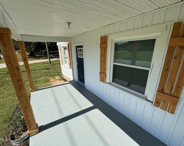 1101 E Mason Street - Photo Thumbnail 4