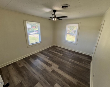 1101 E Mason Street - Photo Thumbnail 11