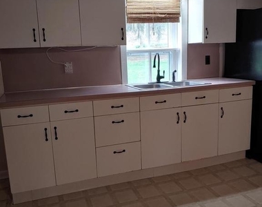 1001 Fairfield Station Road - Photo Thumbnail 3
