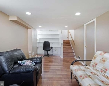 318 Oak Lane - Photo Thumbnail 4