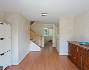 318 Oak Lane - Photo Thumbnail 5