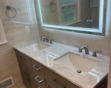 318 Oak Lane - Photo Thumbnail 6