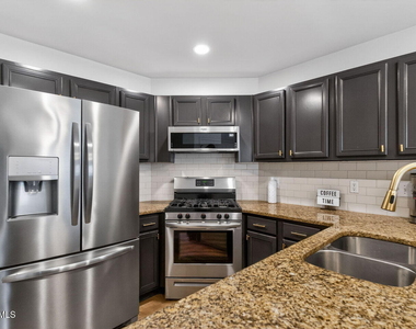 233 Harvester Drive - Photo Thumbnail 7