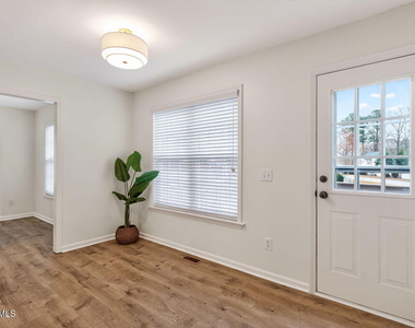 233 Harvester Drive - Photo Thumbnail 5