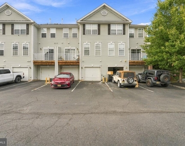 338 Lisa Way - Photo Thumbnail 32