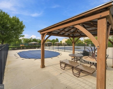 338 Lisa Way - Photo Thumbnail 36