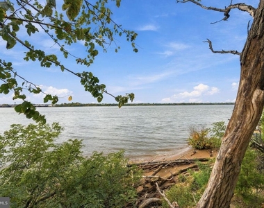 338 Lisa Way - Photo Thumbnail 33