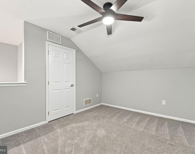 338 Lisa Way - Photo Thumbnail 25