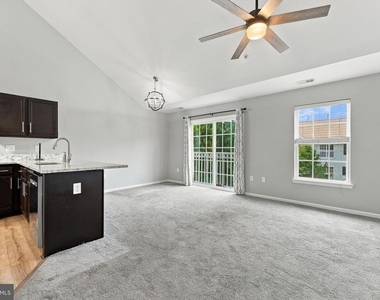 338 Lisa Way - Photo Thumbnail 9