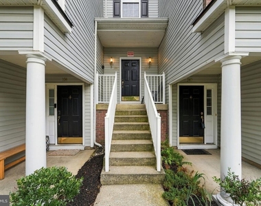 338 Lisa Way - Photo Thumbnail 1