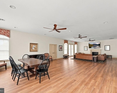 338 Lisa Way - Photo Thumbnail 37