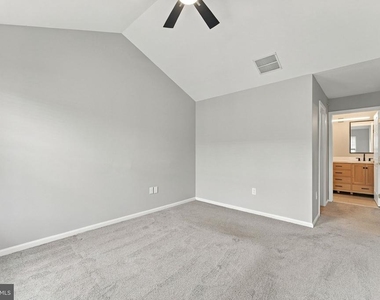 338 Lisa Way - Photo Thumbnail 20