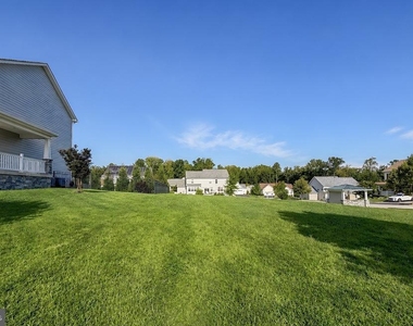 45242 Woodhaven Drive - Photo Thumbnail 2