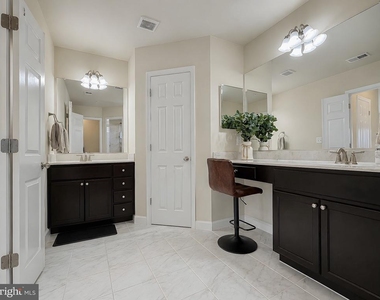 45242 Woodhaven Drive - Photo Thumbnail 15