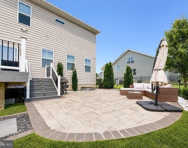 45242 Woodhaven Drive - Photo Thumbnail 1