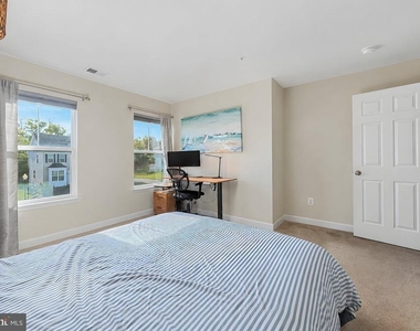 45242 Woodhaven Drive - Photo Thumbnail 20