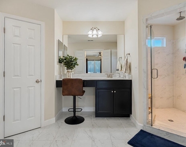 45242 Woodhaven Drive - Photo Thumbnail 18