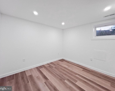 9214 Davidson Street - Photo Thumbnail 4