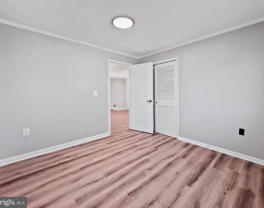 9214 Davidson Street - Photo Thumbnail 5