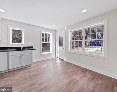 9214 Davidson Street - Photo Thumbnail 9