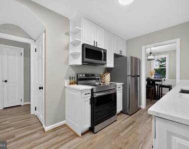 10904 Livingston Road - Photo Thumbnail 4
