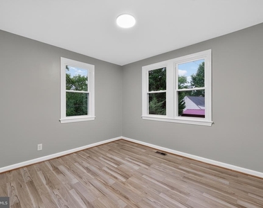 10904 Livingston Road - Photo Thumbnail 12