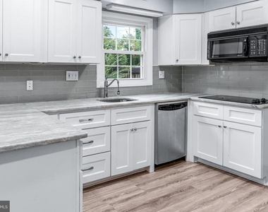 12913 Victoria Heights Drive - Photo Thumbnail 9