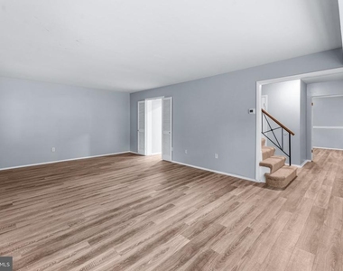 12913 Victoria Heights Drive - Photo Thumbnail 4