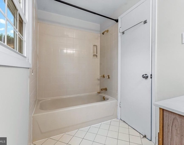 12913 Victoria Heights Drive - Photo Thumbnail 25