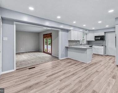 12913 Victoria Heights Drive - Photo Thumbnail 6