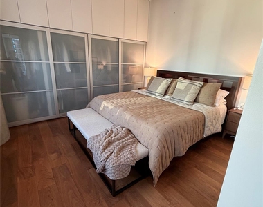 210 Lavaca St - Photo Thumbnail 13