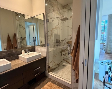 210 Lavaca St - Photo Thumbnail 18