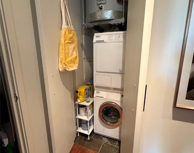 210 Lavaca St - Photo Thumbnail 20
