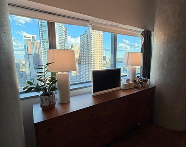 210 Lavaca St - Photo Thumbnail 6