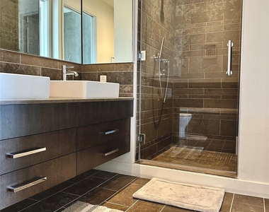 210 Lavaca St - Photo Thumbnail 16