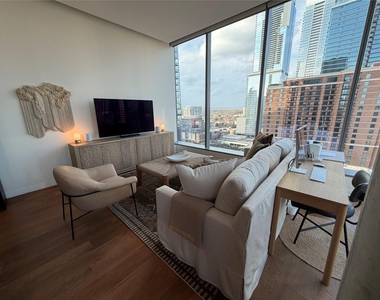 210 Lavaca St - Photo Thumbnail 5