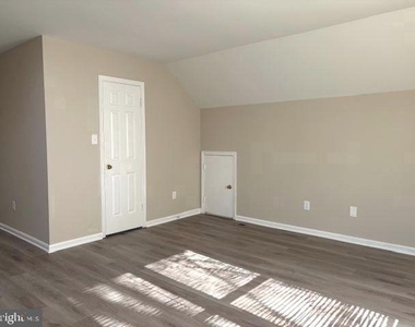 1018 Willowleaf Way - Photo Thumbnail 25