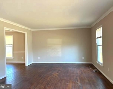 1018 Willowleaf Way - Photo Thumbnail 2