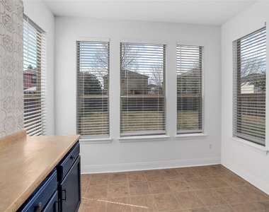 203 Ran Rd - Photo Thumbnail 10