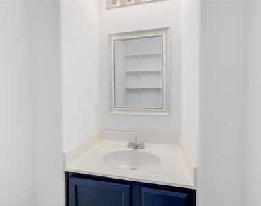 203 Ran Rd - Photo Thumbnail 27