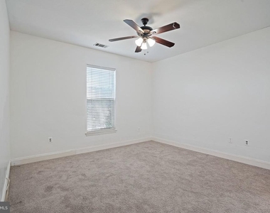 501 Hungerford Drive - Photo Thumbnail 22