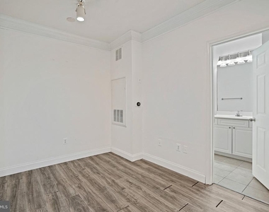 501 Hungerford Drive - Photo Thumbnail 16