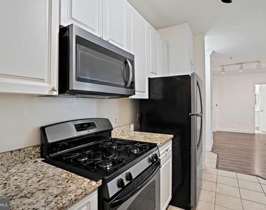 501 Hungerford Drive - Photo Thumbnail 11