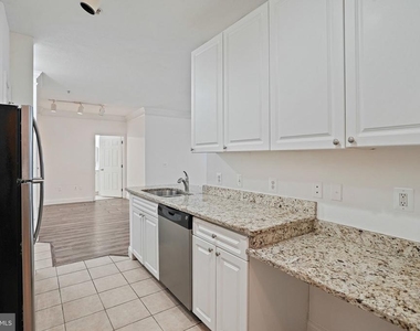 501 Hungerford Drive - Photo Thumbnail 10
