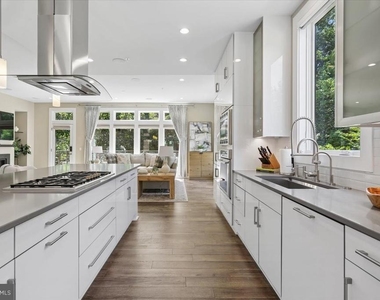 5352 Merriam Street - Photo Thumbnail 16
