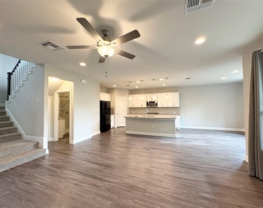 16103 Windroot St - Photo Thumbnail 4