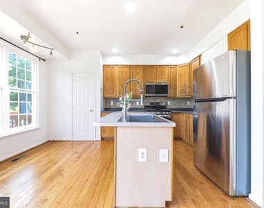 20207 Yankee Harbor Place - Photo Thumbnail 23